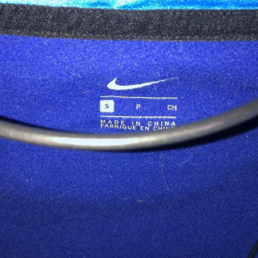 Nike dri fit stripped blue sweatshirt hoodie size small thicker material sports‍ - Picture 3 of 4